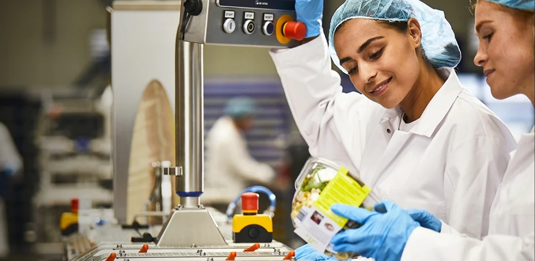 Van de brand key en persona’s tot het logo, kleurenpalet, typografie en stijl van fotografie. We  staken dé innovatieve specialist in het ontwikkelen en bouwen van verticale verpakkingsmachines, sleevers en complete weeg- en verpakkingslijnen, in een nieuw jasje. Het past perfect.