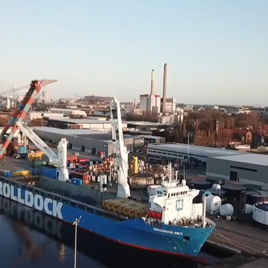 WIND is gespecialiseerd in het ontwikkelen en produceren van innovatieve kabel- en
verbindingsoplossingen voor de energie- en maritieme sector. Met Nederlandse precisie en internationale slagkracht levert WIND betrouwbare technologie voor de energietransitie van vandaag en morgen.